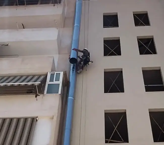 Trabajos verticales realizados en Alicante y Murcia Verticons - Trabajos Verticales en Alicante y Murcia. Impermeabilizaciones, pintura de fachadas, limpieza de cristales y todos los servicios que tu fachada necesite