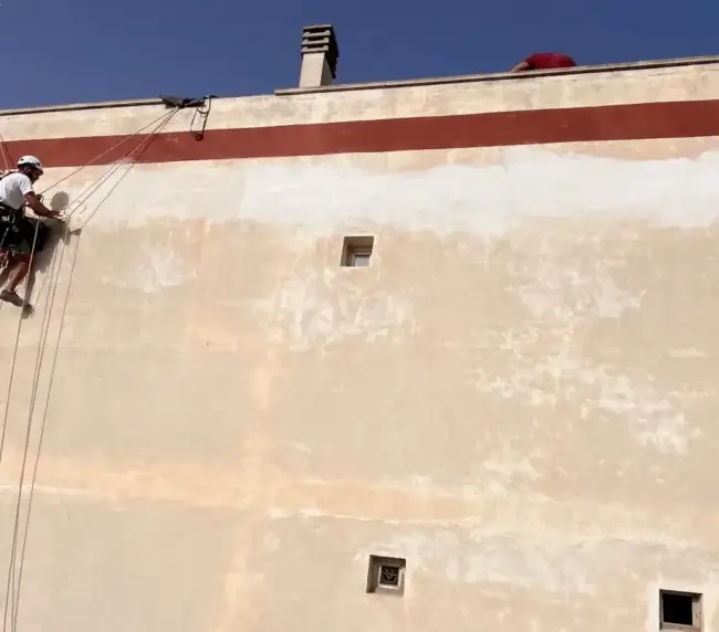 Trabajos verticales realizados en Alicante y Murcia Verticons - Trabajos Verticales en Alicante y Murcia. Impermeabilizaciones, pintura de fachadas, limpieza de cristales y todos los servicios que tu fachada necesite